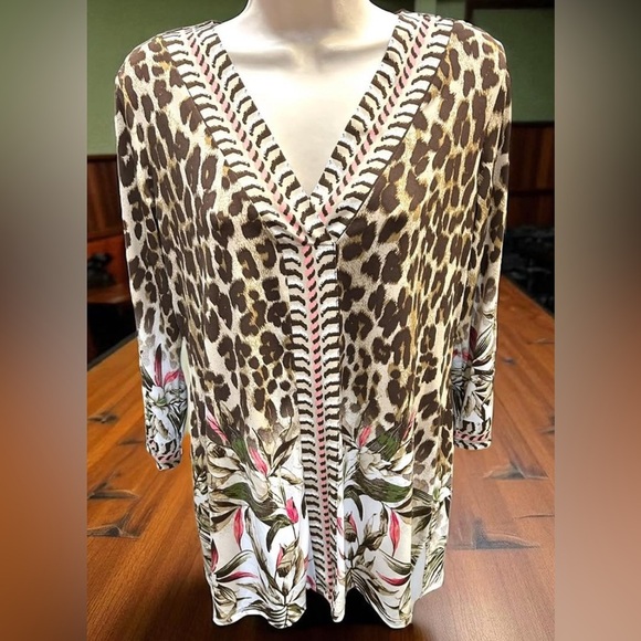 JM Collection XL Leopard Print V-Neck Blouse - Picture 5 of 6